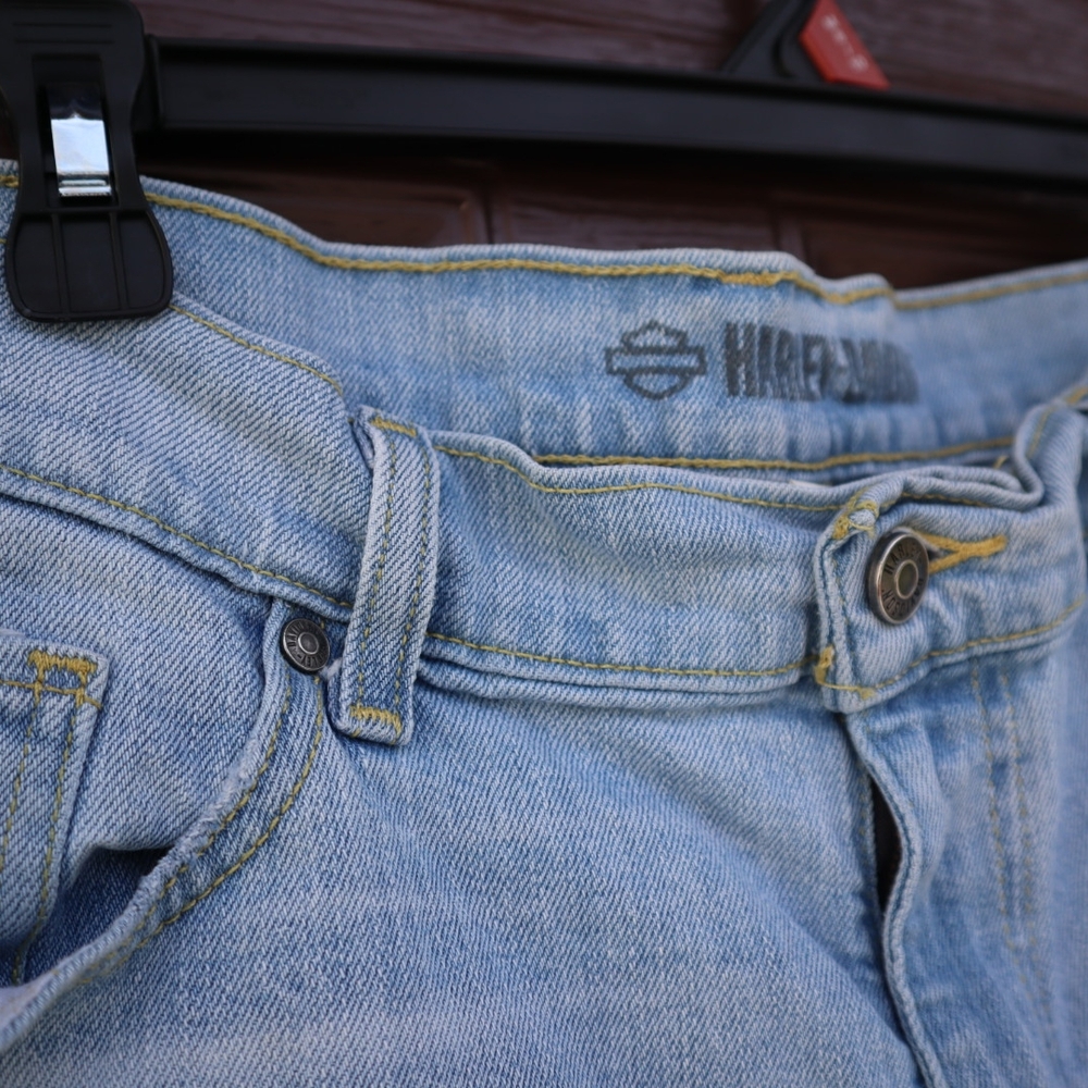 Harley-Davidson Women's Light Blue Denim Shorts Size 31 - Picture 4 of 7